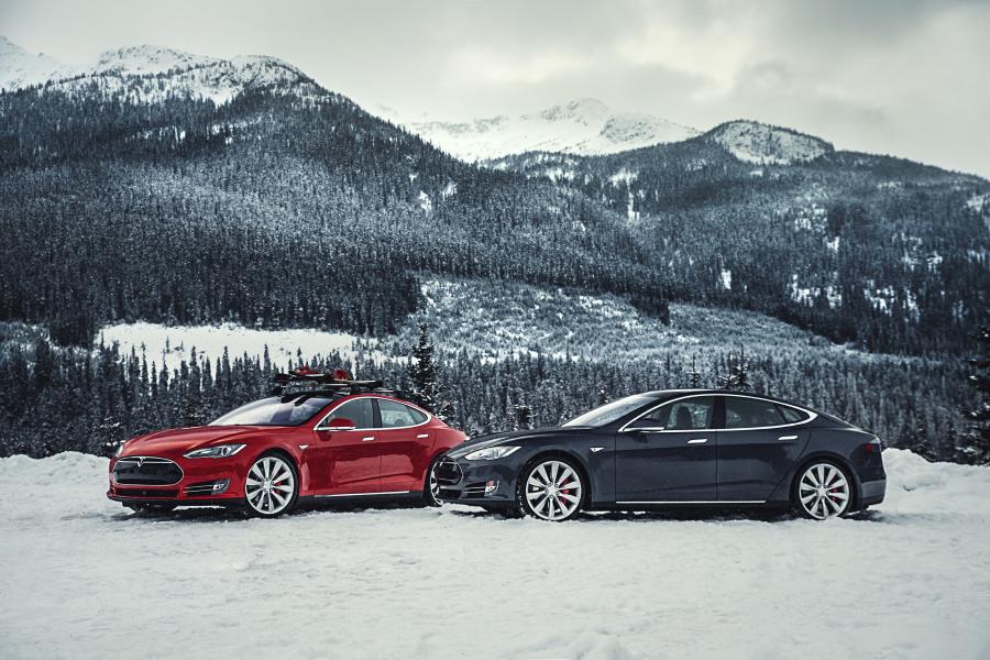  Tesla Model S P85D 2014 года  (NA) (фото 11 из 14)